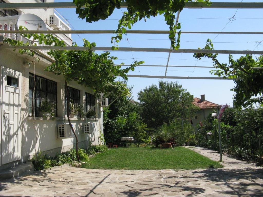 Guest House Rusalka Byala  Buitenkant foto